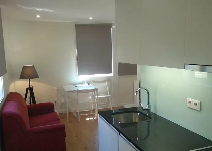 Rua de Entreparedes, 62, 2ºN Apartamento